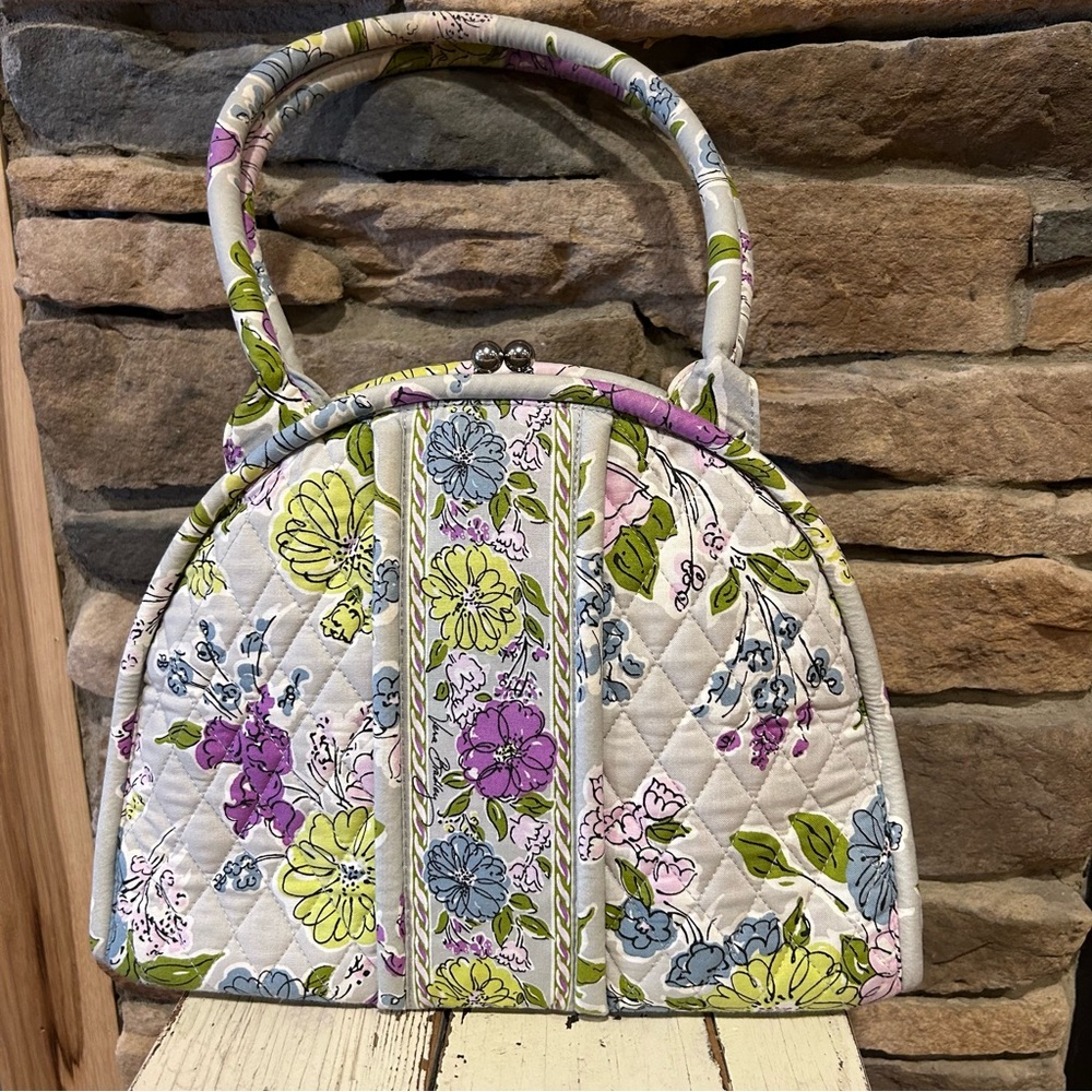 Floral Patterned Vera Bradley Quilted Shoulder Bag‎